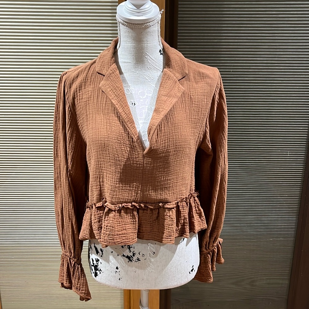 Cropped seersucker ruffle blouse top - Size Small
